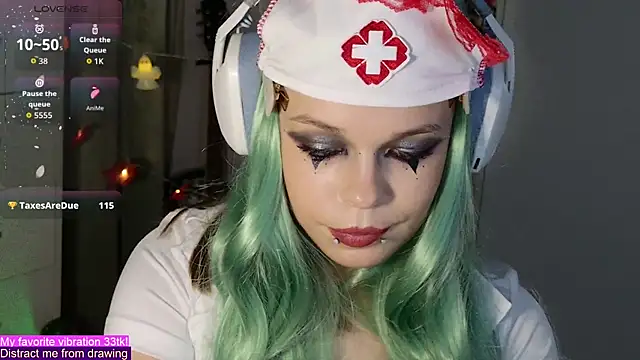 Snapshot of ValBae chatting on October 31, 10:14 pm ValBae online show from October 31, 10:14 pm