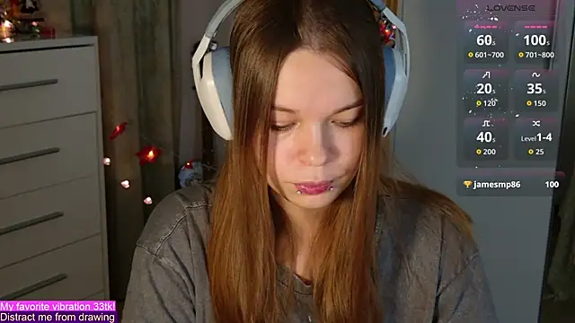 Snapshot of ValBae chatting on October 28, 9:30 pm ValBae online show from October 28, 9:30 pm