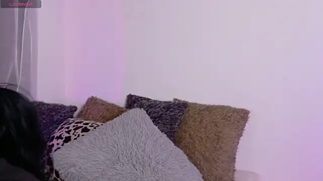 miluv19 online show from April 15, 9:48 pm