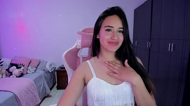 Snapshot of Tinylottie chatting on November 2, 1:20 am Tinylottie online show from November 2, 1:20 am