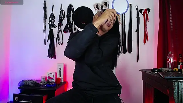 akinoro  online show from February 4, 6:33 pm