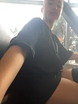 Snapshot of beautydiamond chatting on October 18, 9:12 am beautydiamond online show from October 18, 9:12 am