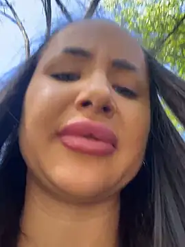 Snapshot of beautydiamond chatting on September 23, 10:46 am beautydiamond online show from September 23, 10:46 am