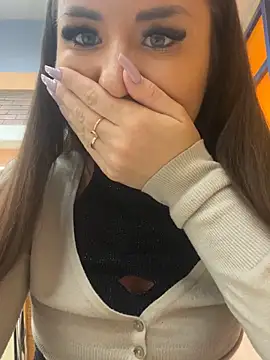 Snapshot of beautydiamond chatting on October 15, 8:39 am beautydiamond online show from October 15, 8:39 am