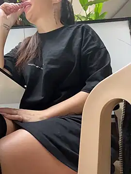 Snapshot of beautydiamond chatting on October 24, 9:16 am beautydiamond online show from October 24, 9:16 am