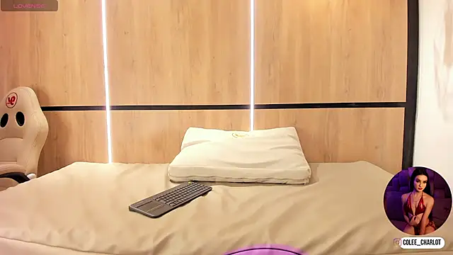 charlotte colee online show from December 15, 12:10 pm