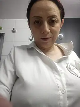 Snapshot of catalinamommyx chatting on October 1, 1:54 am catalinamommyx online show from October 1, 1:54 am