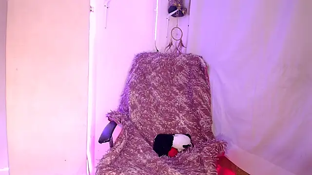 danita veelz online show from November 14, 6:57 am