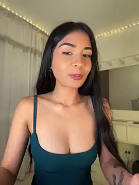 lina pink online show from June 3, 8:03 pm