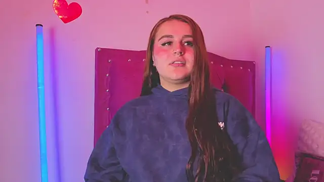 Snapshot of evy_orange1 chatting on October 7, 1:10 am evy orange1 online show from October 7, 1:10 am