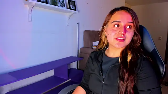 evy orange1 online show from April 9, 2:47 am