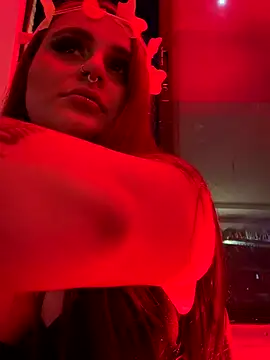 Snapshot of evy_orange1 chatting on October 5, 6:07 am evy orange1 online show from October 5, 6:07 am