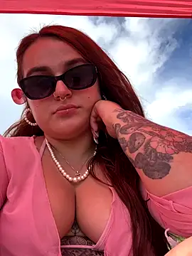 Snapshot of evy_orange1 chatting on October 23, 7:53 pm evy orange1 online show from October 23, 7:53 pm