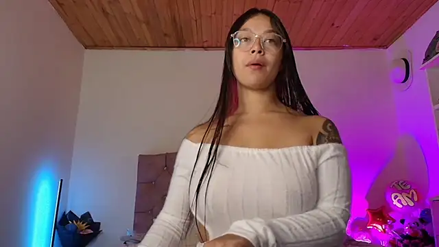 miaa saenz1 online show from November 10, 7:14 am