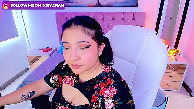 Snapshot of Emma_monserrat chatting on September 22, 7:34 pm Emma monserrat online show from September 22, 7:34 pm