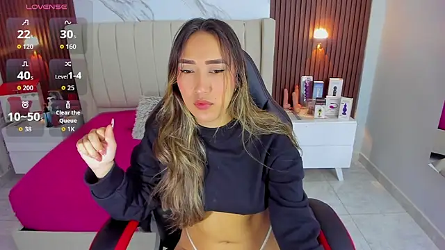 Snapshot of CAMILAGRAY chatting on October 28, 12:33 pm CAMILAGRAY online show from October 28, 12:33 pm