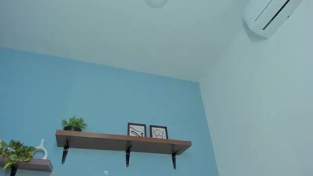 annawelk  online show from October 28, 12:55 pm