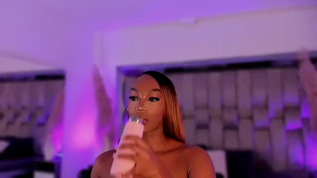 ChaynnaCooper online show from February 20, 6:37 am