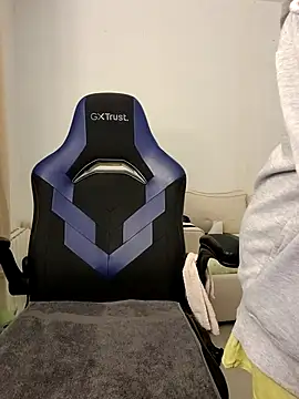 Snapshot of princess_katey chatting on October 15, 7:22 am princess katey online show from October 15, 7:22 am