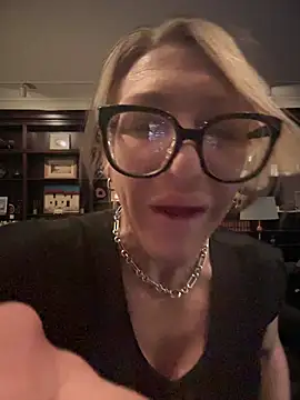 camdanz777 online show from November 2, 1:47 pm