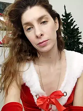 YourSuperModel online show from December 5, 12:50 pm