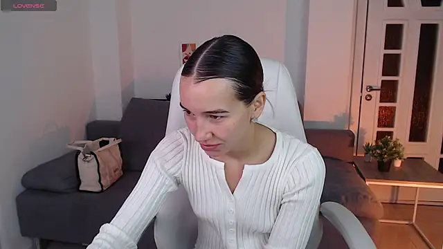 Bellla Haddid online show from October 15, 1:08 am