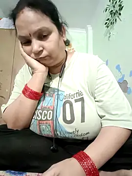 Snapshot of Kavya_kapoor chatting on October 19, 6:32 pm Kavya kapoor online show from October 19, 6:32 pm