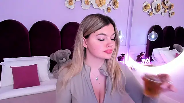 ZaraBloom online show from January 9, 3:27 pm