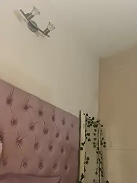 ItsLeyaa online show from October 5, 11:54 pm