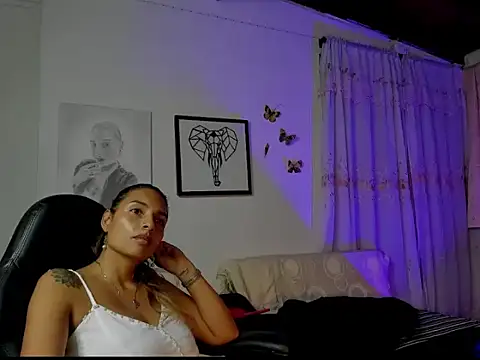 mykaelahoney online show from December 20, 6:17 am