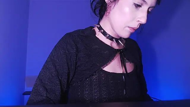 bellatrix25 online show from May 6, 8:46 pm