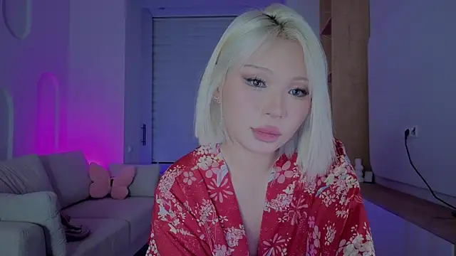 Snapshot of RileyMee chatting on September 17, 1:31 pm RileyMee online show from September 17, 1:31 pm