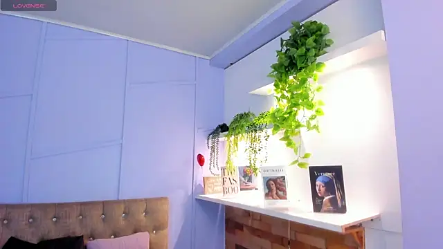 amber-hill online show from July 8, 12:18 pm