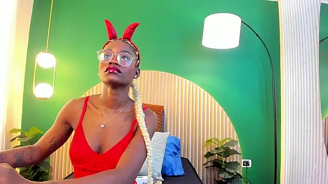 Snapshot of amber-hill chatting on November 1, 6:12 pm amber-hill online show from November 1, 6:12 pm