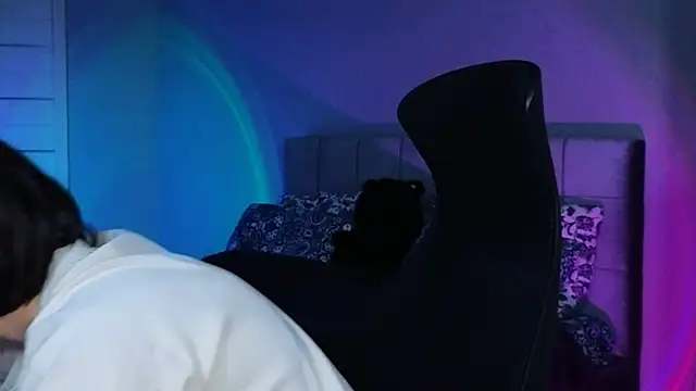 Stacy Gonzales  online show from February 26, 1:10 pm