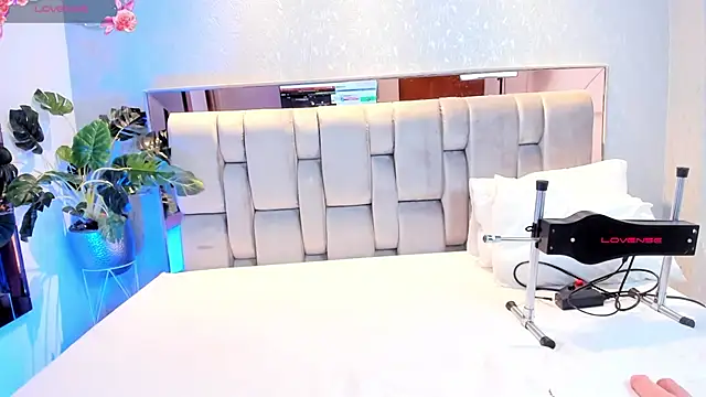 Snapshot of RoseTaylor__ chatting on September 30, 5:02 am RoseTaylor online show from September 30, 5:02 am