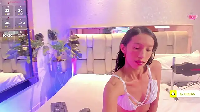 Snapshot of RoseTaylor__ chatting on October 26, 5:14 am RoseTaylor online show from October 26, 5:14 am