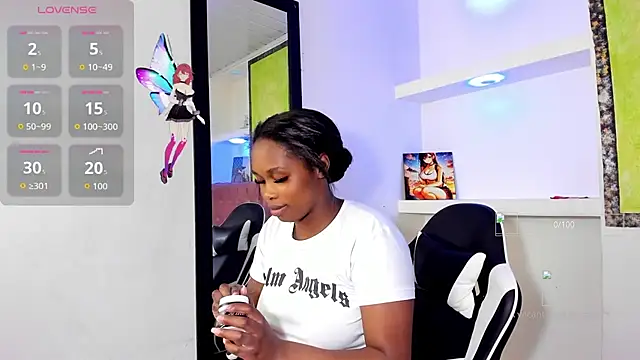 Snapshot of zendaya_wilson chatting on October 14, 4:15 am zendaya wilson online show from October 14, 4:15 am