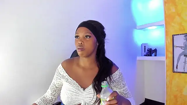 Snapshot of zendaya_wilson chatting on October 10, 3:33 am zendaya wilson online show from October 10, 3:33 am