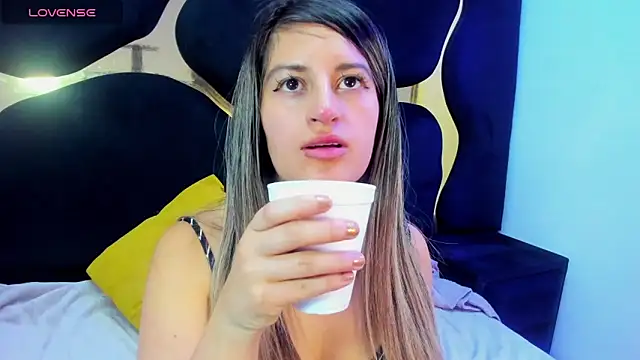 GiaRoussel online show from November 2, 4:43 pm