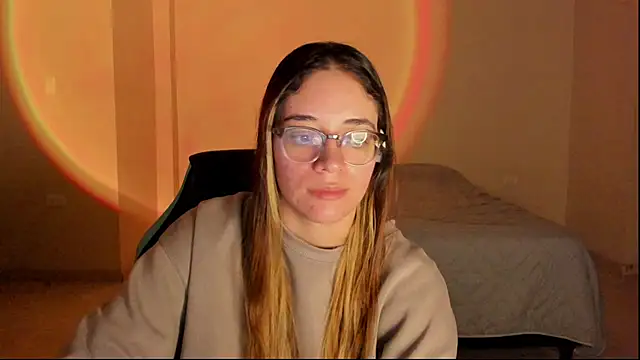 Snapshot of atenas_05_ chatting on October 28, 10:10 am atenas 05  online show from October 28, 10:10 am