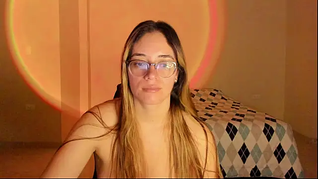 Snapshot of atenas_05_ chatting on October 30, 9:22 am atenas 05  online show from October 30, 9:22 am