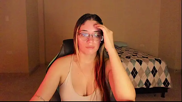 Snapshot of atenas_05_ chatting on September 23, 10:02 am atenas 05  online show from September 23, 10:02 am