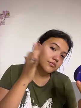 alisson carolina73 online show from April 29, 10:59 pm