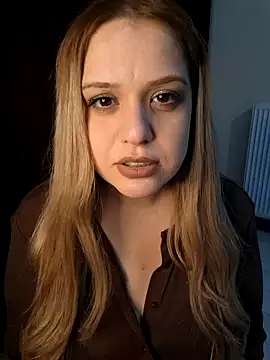 Snapshot of cansuozell chatting on October 10, 5:40 pm cansuozell online show from October 10, 5:40 pm