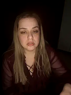 cansuozell online show from November 4, 4:45 pm