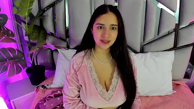 Snapshot of paulette_dupont chatting on September 19, 12:31 am paulette dupont online show from September 19, 12:31 am