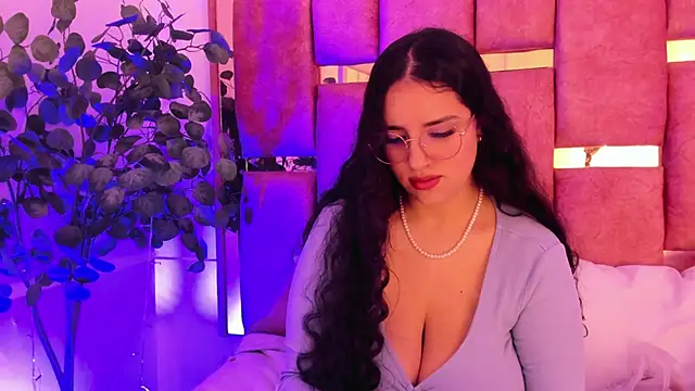 Snapshot of paulette_dupont chatting on October 23, 3:56 am paulette dupont online show from October 23, 3:56 am