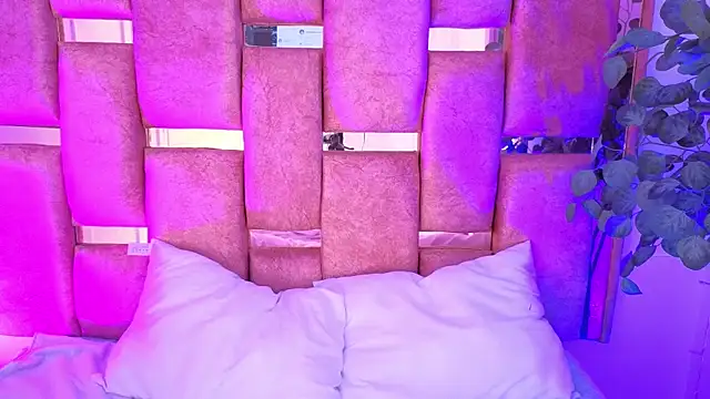 Snapshot of paulette_dupont chatting on October 29, 3:44 am paulette dupont online show from October 29, 3:44 am