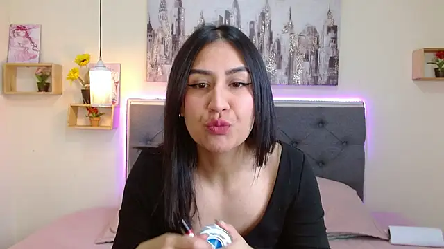 Snapshot of mia_aira chatting on September 14, 3:32 pm mia aira online show from September 14, 3:32 pm